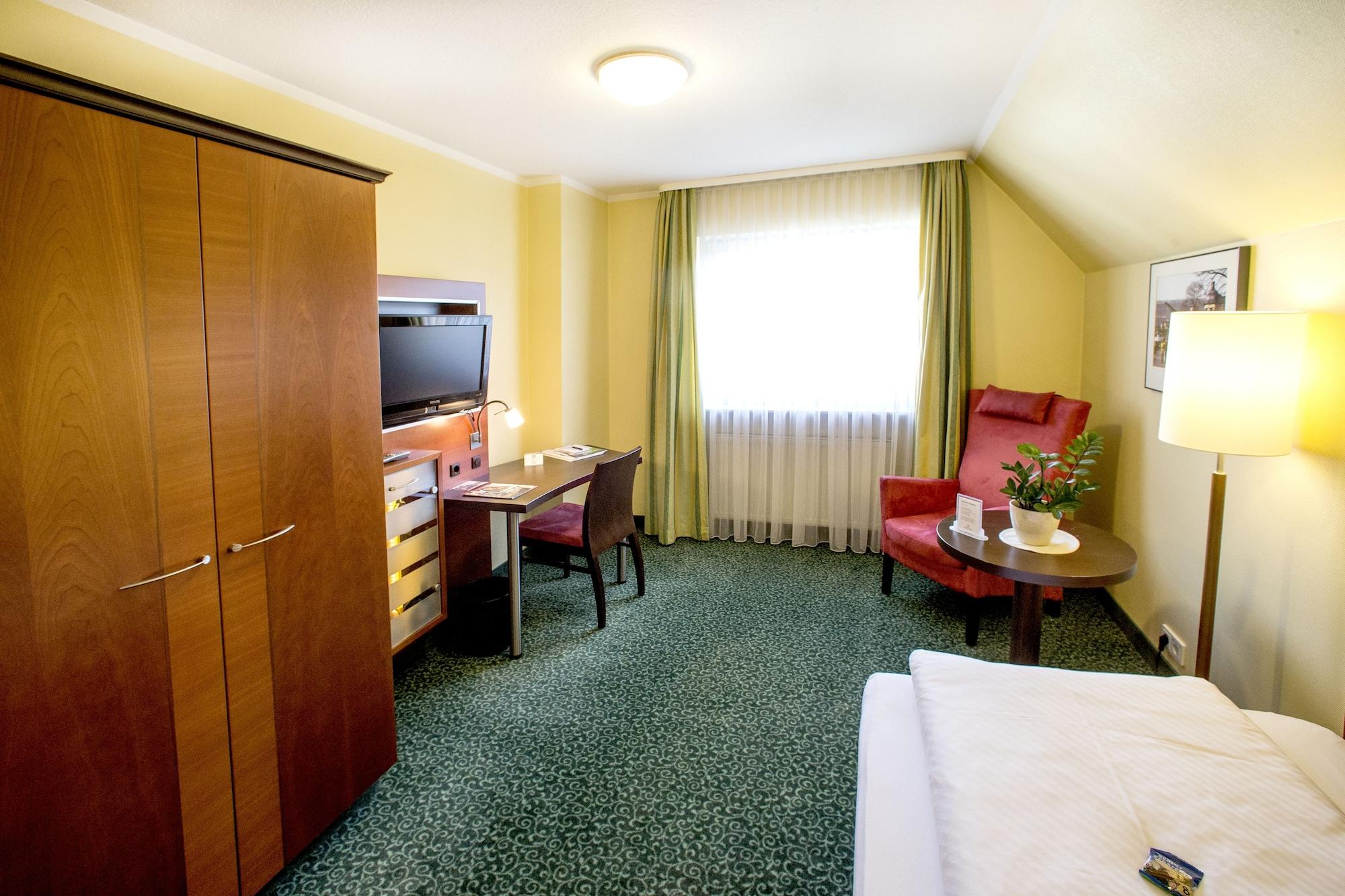 Hotel Weisses Lamm Veitshöchheim Екстериор снимка