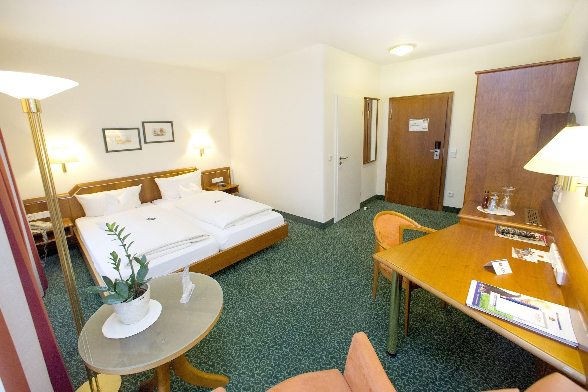 Hotel Weisses Lamm Veitshöchheim Екстериор снимка