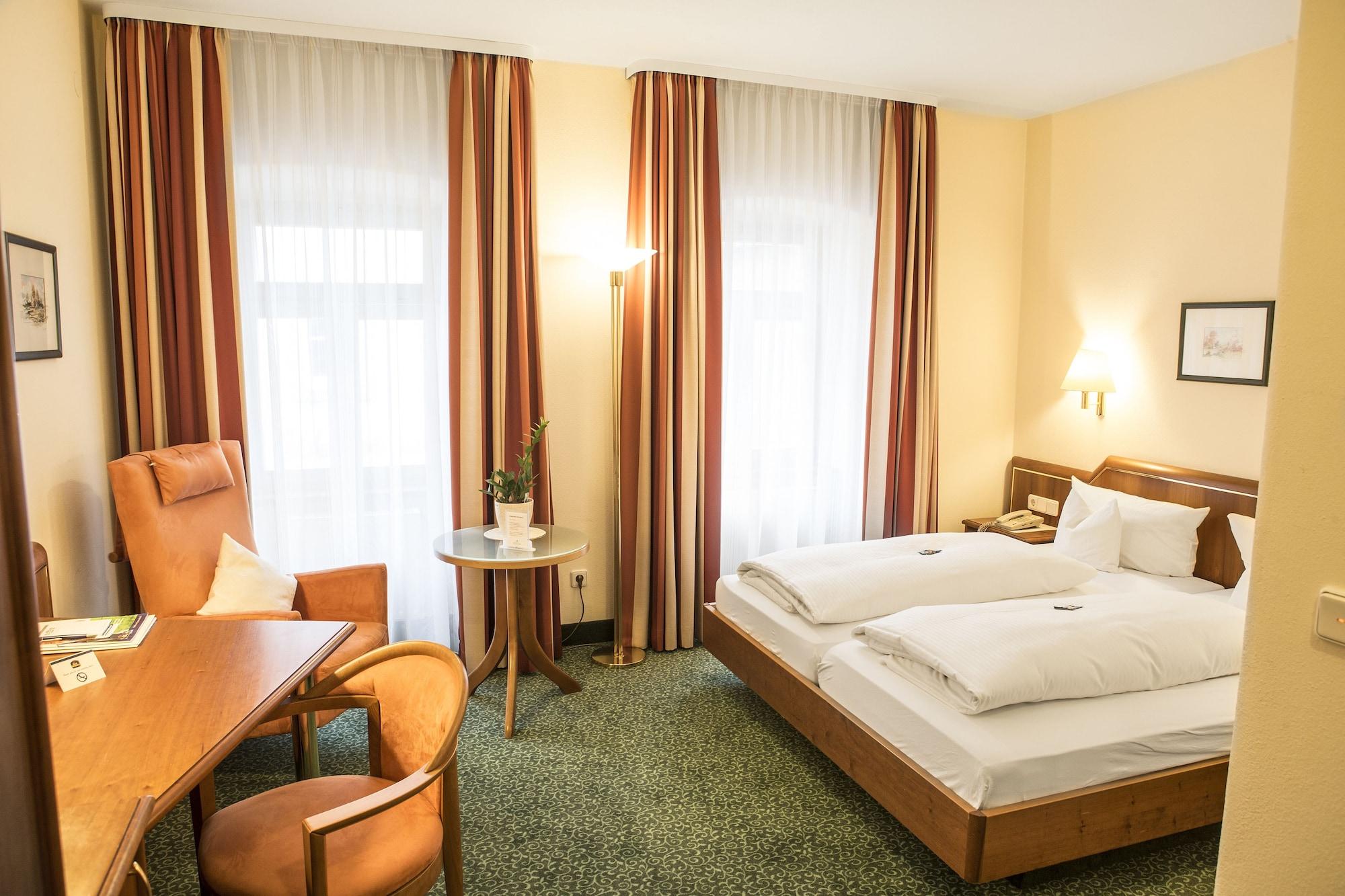 Hotel Weisses Lamm Veitshöchheim Екстериор снимка
