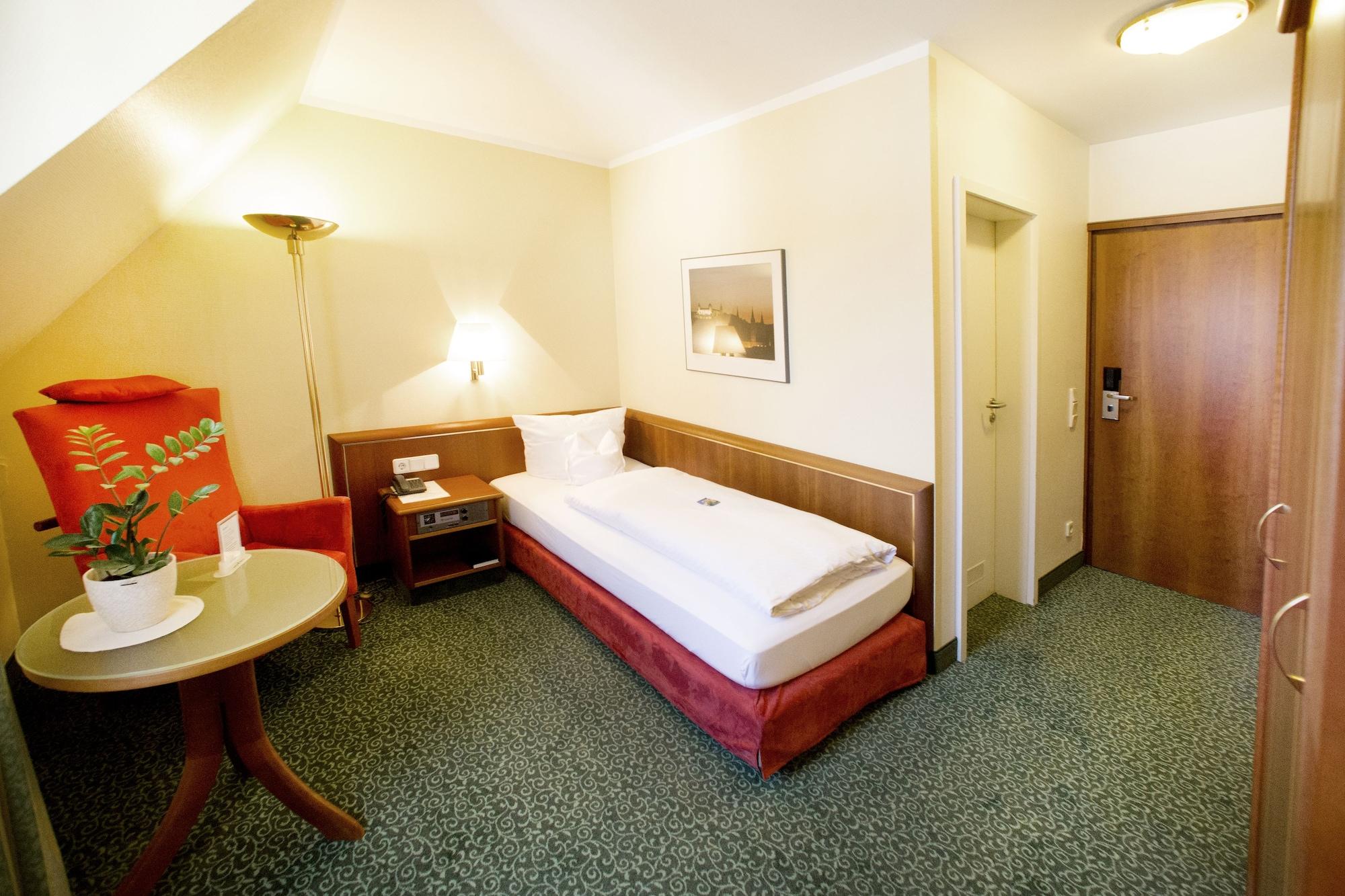 Hotel Weisses Lamm Veitshöchheim Екстериор снимка