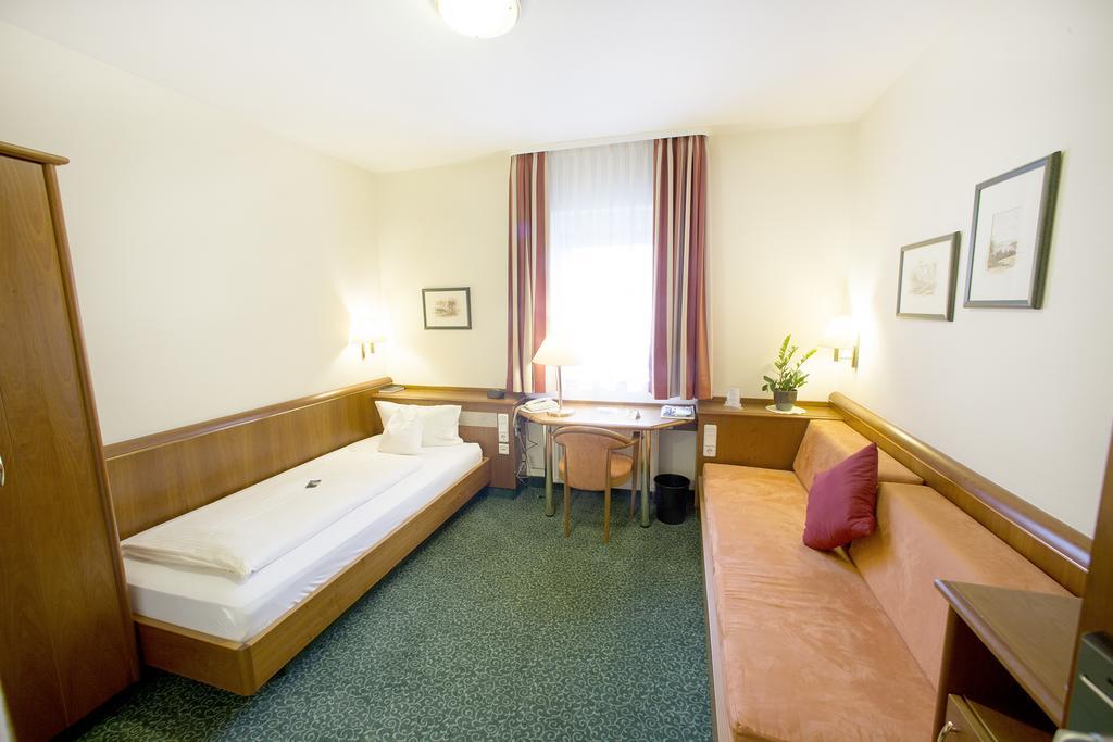Hotel Weisses Lamm Veitshöchheim Екстериор снимка