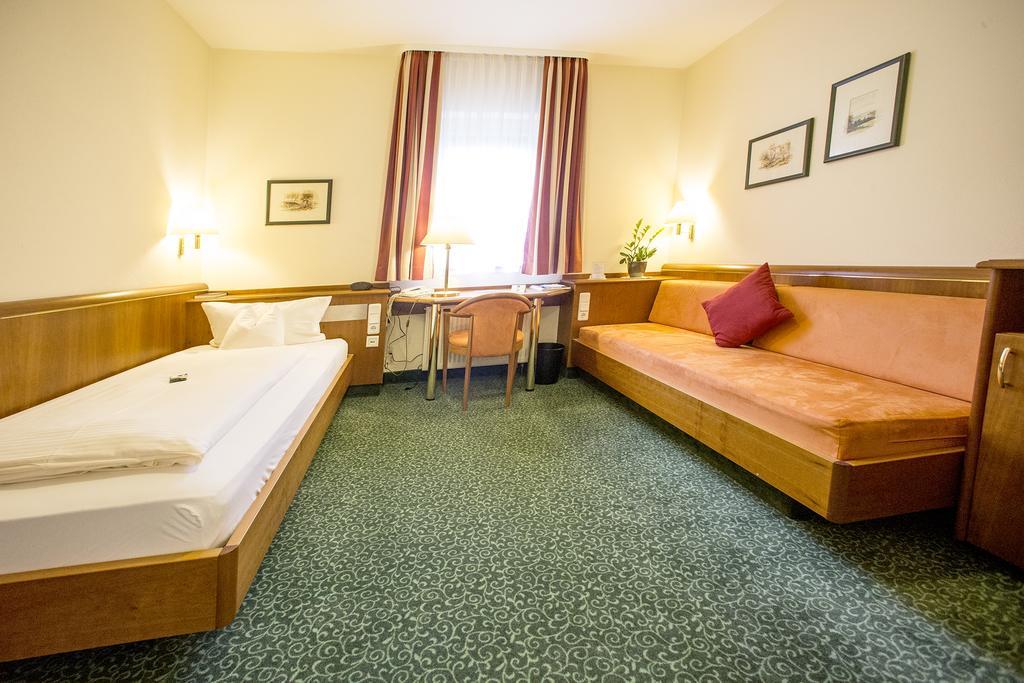 Hotel Weisses Lamm Veitshöchheim Екстериор снимка