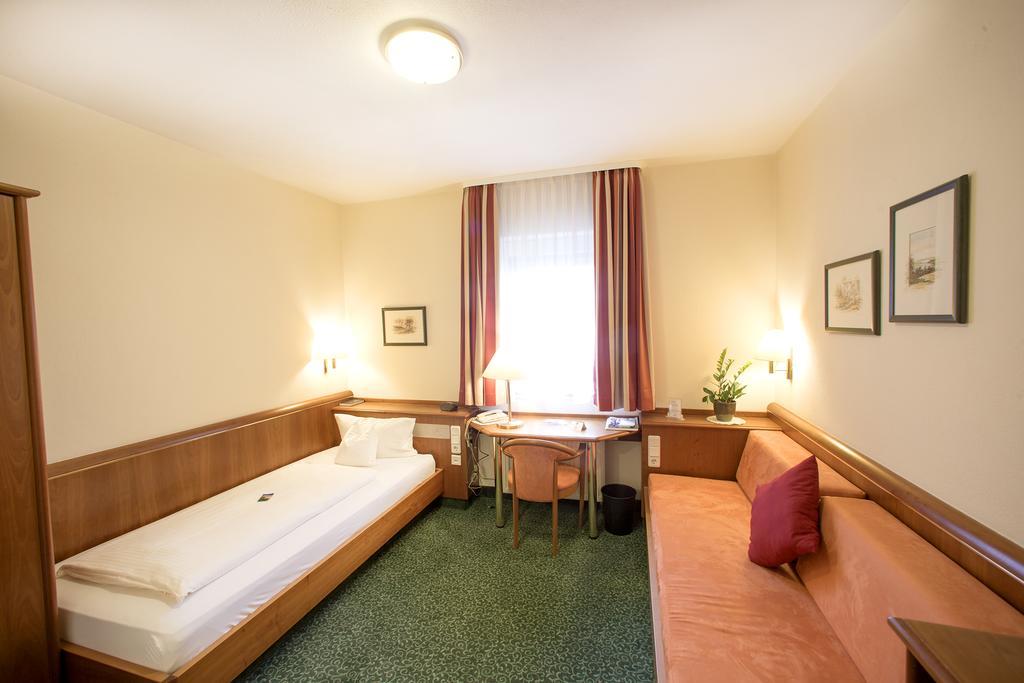Hotel Weisses Lamm Veitshöchheim Екстериор снимка
