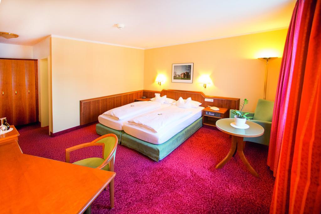 Hotel Weisses Lamm Veitshöchheim Екстериор снимка