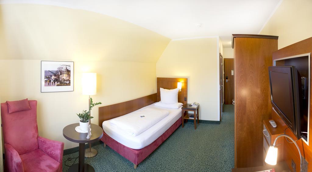 Hotel Weisses Lamm Veitshöchheim Екстериор снимка