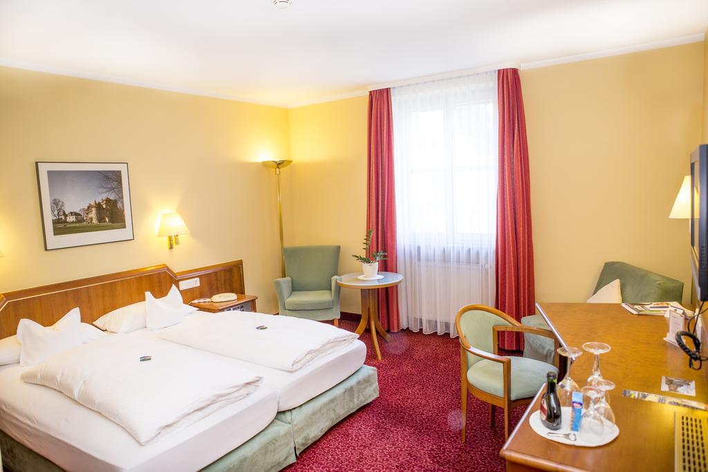 Hotel Weisses Lamm Veitshöchheim Екстериор снимка