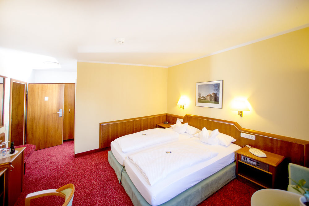 Hotel Weisses Lamm Veitshöchheim Екстериор снимка