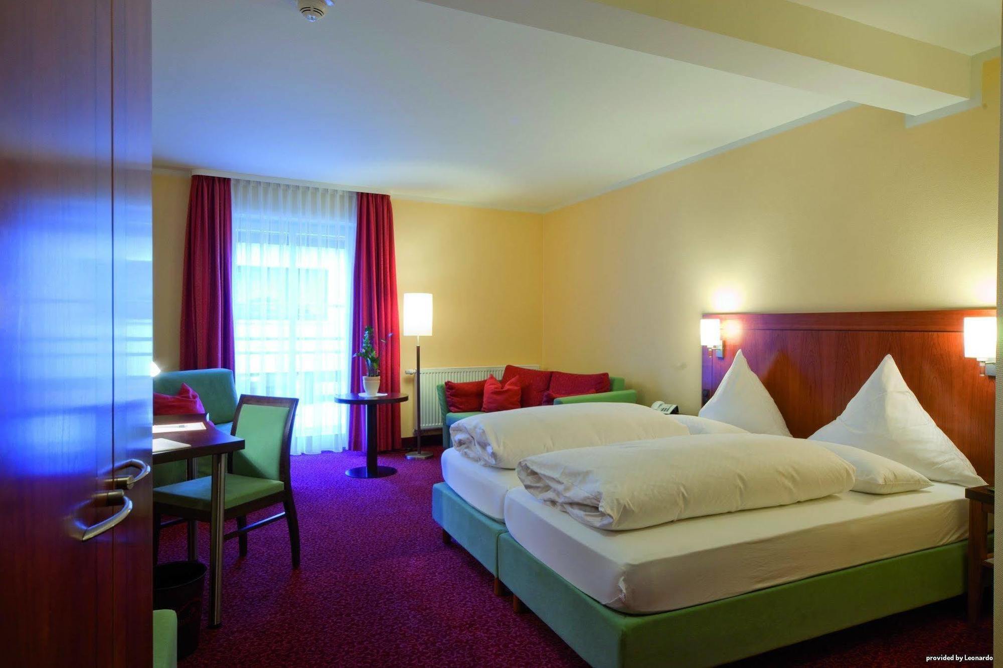 Hotel Weisses Lamm Veitshöchheim Екстериор снимка