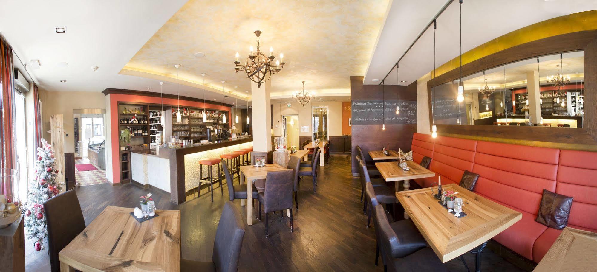 Hotel Weisses Lamm Veitshöchheim Екстериор снимка